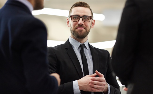 Para transmitir através da sua imagem